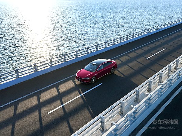 鸿蒙座舱+乾崑智驾 阿维塔12与享界S9该选哪一个？