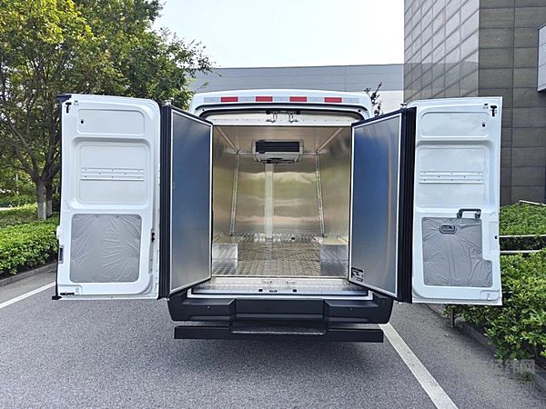 从“妃子笑”到“全民鲜” 依维柯冷藏车的保鲜进化