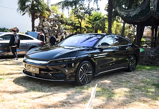 不愧为新能源汽车领军者 比亚迪6月新能源销量同比大涨207.1%