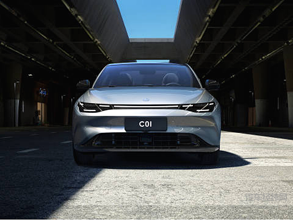 瞄准中大型轿车市场 零跑C01的实力究竟如何？