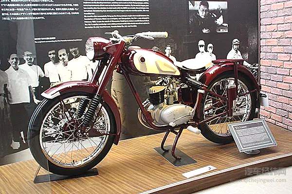 1955年，第一台摩托车雅马哈YA-1诞生