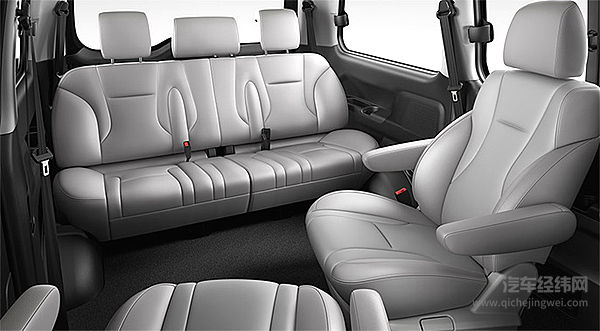 百公里油耗7.4升 中国首款混合动力MPV上市