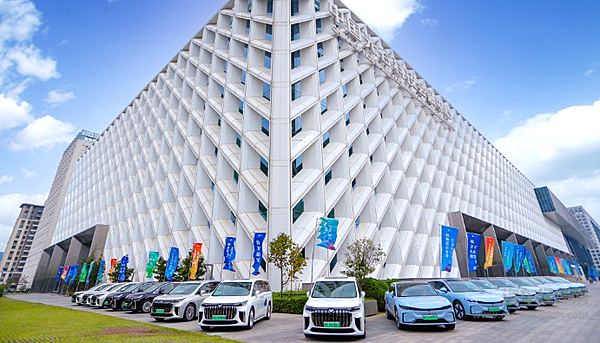 唯一指定用车 东风汽车岚图助力首届东湖论坛