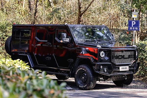 纵横复杂地形！欧霸·雷霆以硬核四驱越野力 赋能多行业作业需求