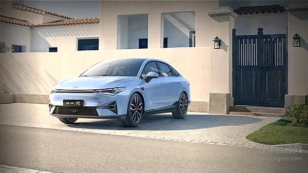 小鹏P5用极致驾驶辅助来“一俊遮百丑”