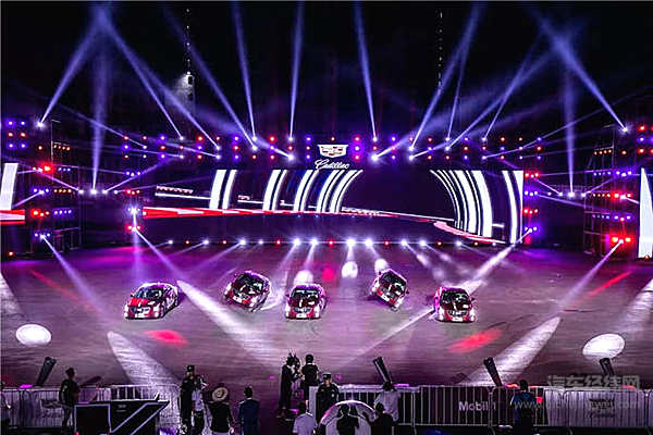 豪华与极致性能之间，差一个Vday性能秀