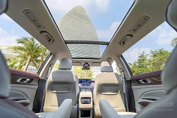 福特领裕满足六口之家用车需求 “家空间 ”体验店升级客户服务“星级”