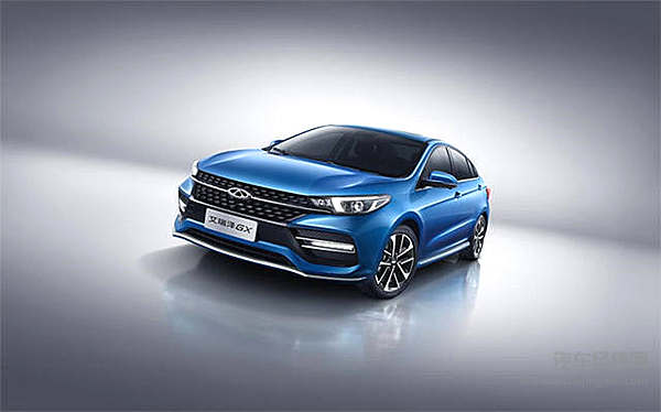 一个像徐铮 一个像沈腾 奇瑞的“双之星”有点严肃~