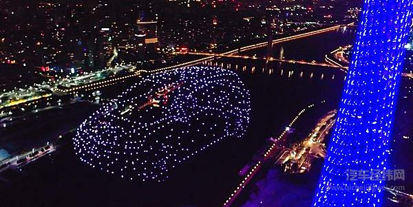 大众汽车品牌庆祝全新标识中国首发 盛大无人机表演闪耀广州塔