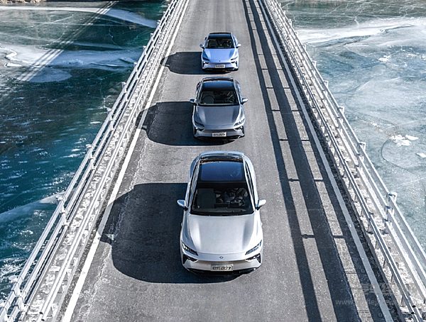 想要超越深蓝 奕派eπ007需要做哪些改进？