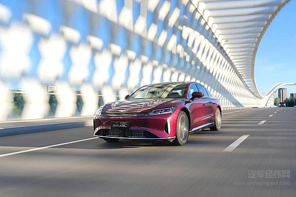 15万元预算选购家用轿车 银河星耀8与奇瑞风云A9L谁更合适？