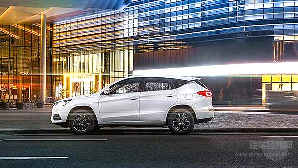 比亚迪宋复刻经典版  入门级SUV“神仙打架”