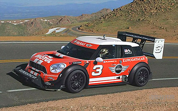 把尾翼装在车头？这是什么骚操作