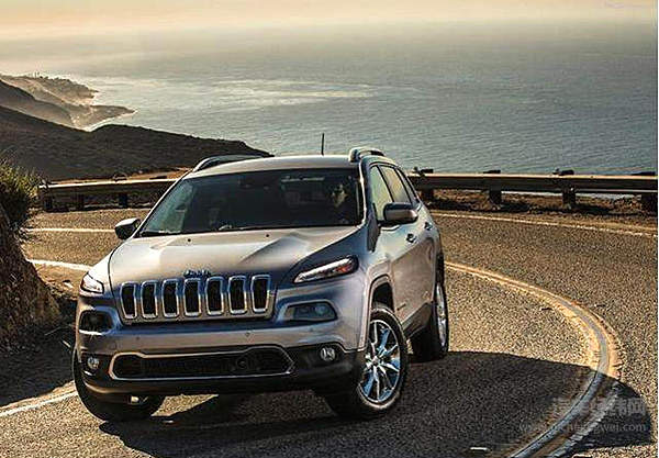 带火了分体式大灯后 全新Jeep自由光却不玩了！