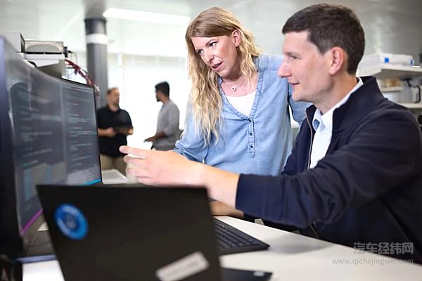 双方员工将组成灵活的联合团队