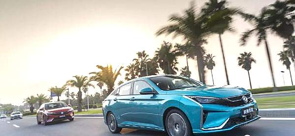 东风风神奕炫6.99万打入紧凑型轿车市场！