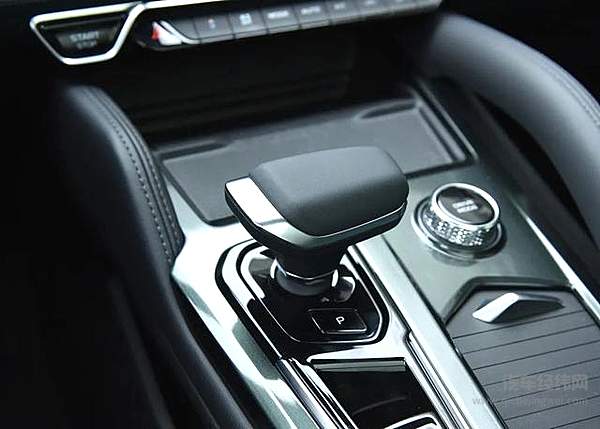 “PRND”都放在哪了？各种车型换挡方式大集合