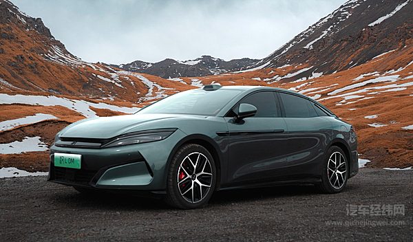 25万级中大型轿车二选一 昊铂A800对决汉L你选择哪一款？​