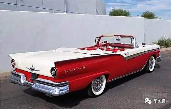 不只Mojito  周杰伦的很多MV都是一场车展