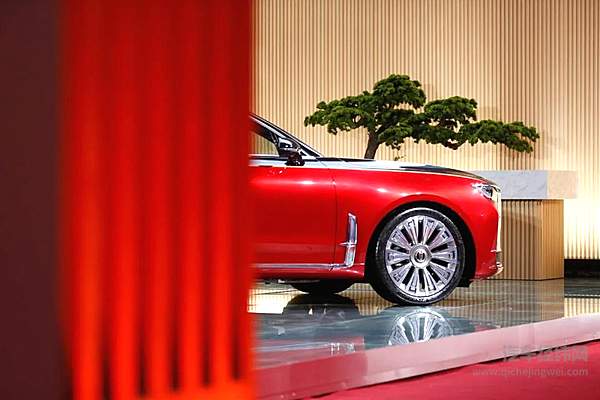  红旗H9故宫600年联名艺术版