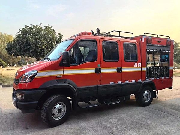 使命必达的森林守护者——欧霸·雷霆消防车助力打赢生态保卫战