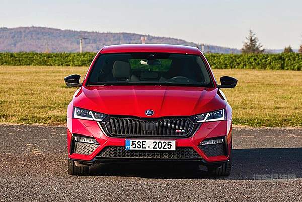 身出名门的明锐RS要帅出自己的趣味