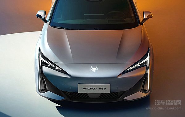 15分钟增加380km续航 极狐能否依靠阿尔法S5崛起？