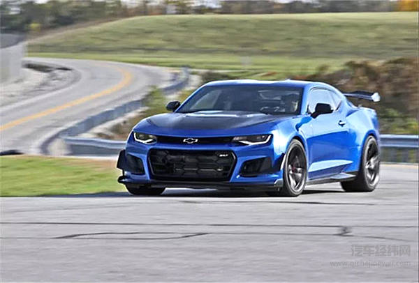 雪佛兰科迈罗的美式硬汉风 不秀肌肉秀强心脏