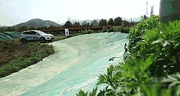 怎么闹腾都不“翻车” 你就说这趟越野之旅刺不刺激？