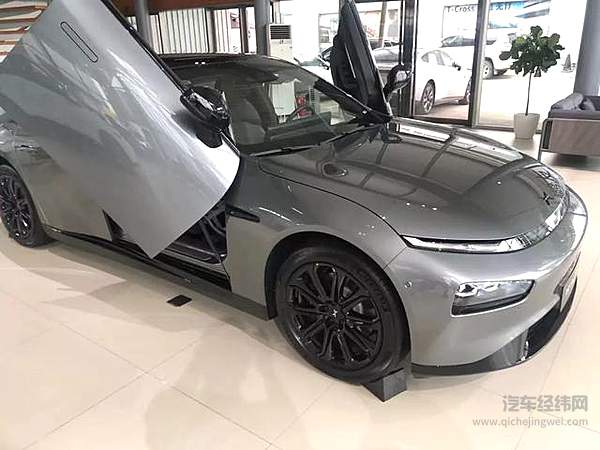 最高配置反成鸡肋？小鹏P7各版本要如何选