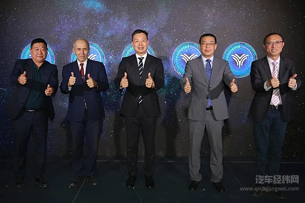 乌兹别克斯坦上市！哪吒X中亚首站电力全开！