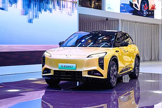 豪气典范 志在进取 一汽红旗EHS7亮相北京国际车展