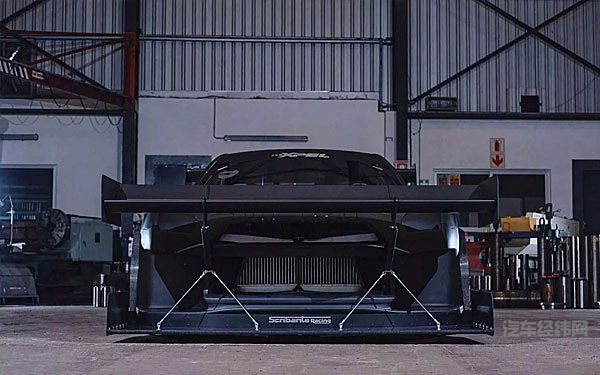 把尾翼装在车头？这是什么骚操作