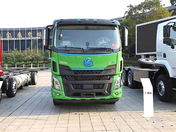 節(jié)能省電超同級(jí)！乘龍H5純電牽引車成運(yùn)輸降本利器