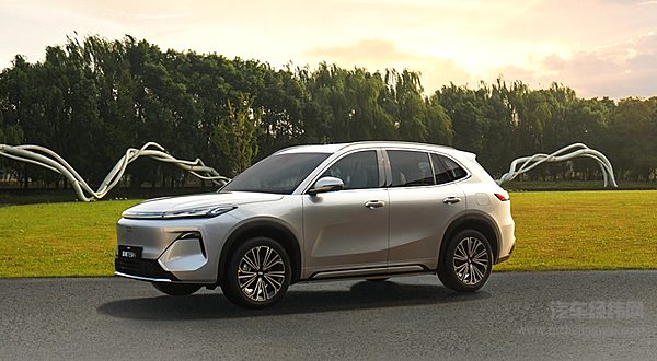 吉利EM-i对决比亚迪DM 5.0 银河星舰7 EM-i能否挑战宋L DM-i？