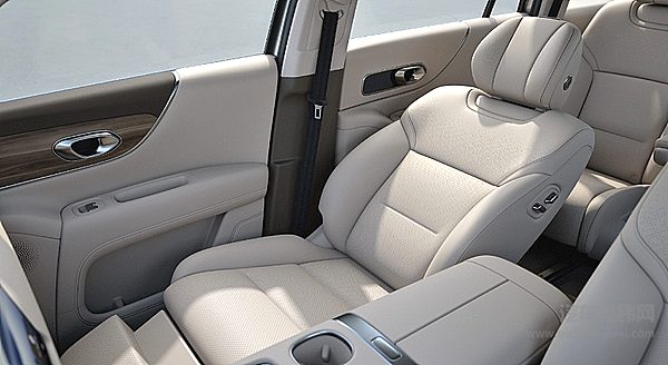 都有鸿蒙座舱和乾崑智驾 传祺向往S9与岚图FREE+谁更有性价比？