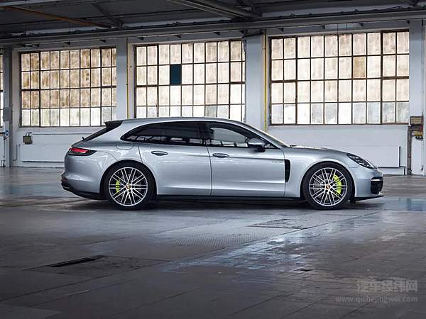 新款 Panamera 再添混动“新成员” 国内已开启预售