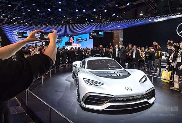 梅赛德斯-奔驰全新智能人机交互系统MBUX在CES全球首发