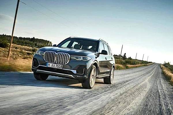 首批国六平行进口车在天津通关！进口车还敢减配加价么？