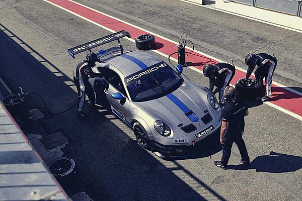 一只很暴力的小青蛙 纯粹的赛道机器保时捷911 GT3 Cup