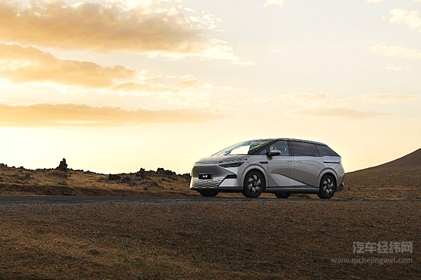 都是新物种 LEVC 380能否挑战小鹏X9？