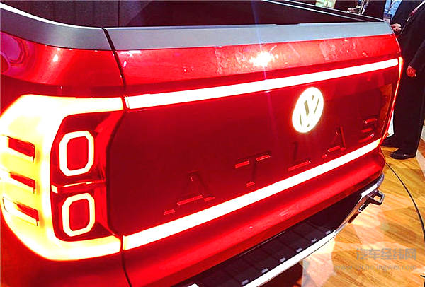 玩皮卡的人都中毒太深，国外高手暴力改装！