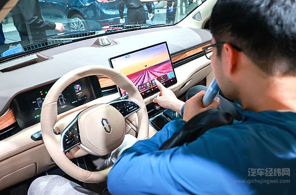 挑战安卓 鸿蒙志在“称霸”国内车机操作系统