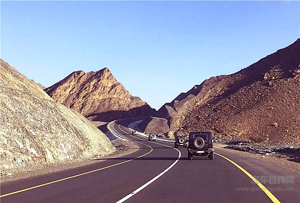 把不可能变为可能 梅赛德斯-奔驰G级越野车身怀绝技