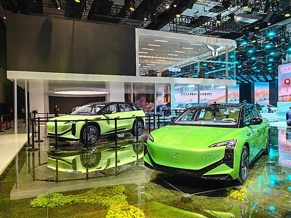 红旗品牌强势登陆上海车展 新能源时代能否成功转型？