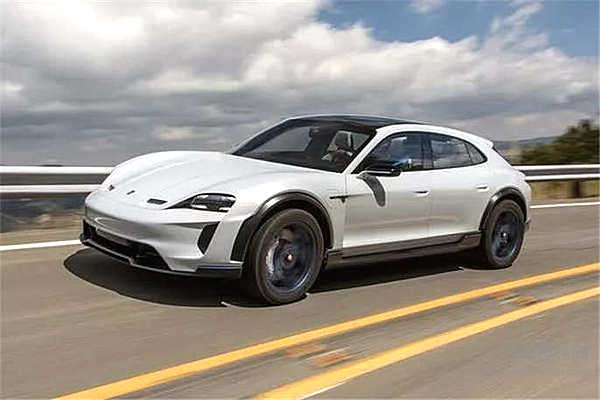 保时捷Mission E正式定名Taycan，“史诗级”电动超跑2020年入华