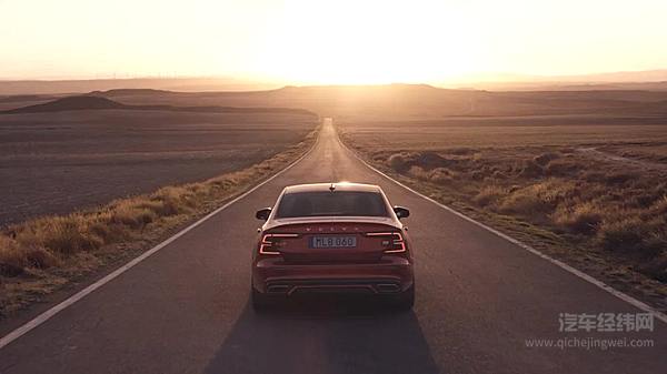 豪华B级车二选一 沃尔沃S60与凯迪拉克CT4强强对比