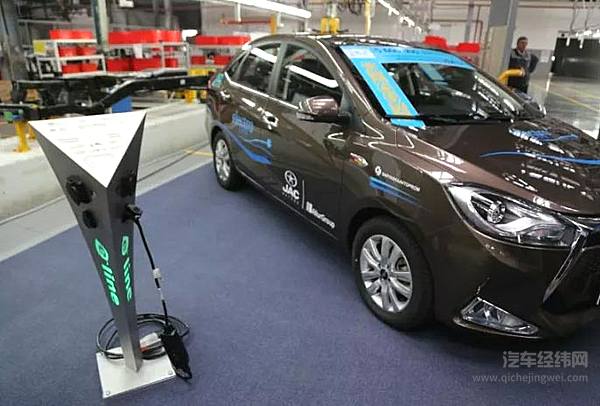 哈萨克斯坦总统纳扎尔巴耶夫视察库斯塔奈江淮汽车项目进度