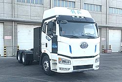 一汽解放J6P 600kw 6X4 純電動(dòng)重卡牽引車 (CA4250P66T1BEVC2)400kwh
