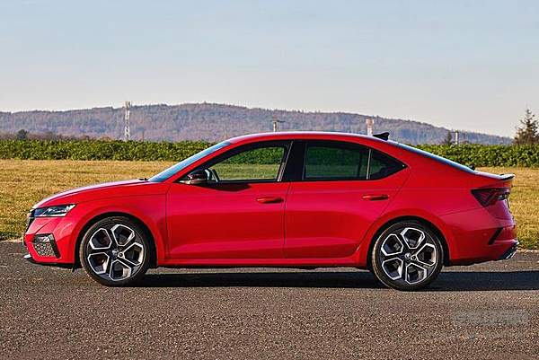 身出名门的明锐RS要帅出自己的趣味